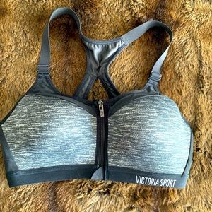 Victoria’s Sport bra size 34C